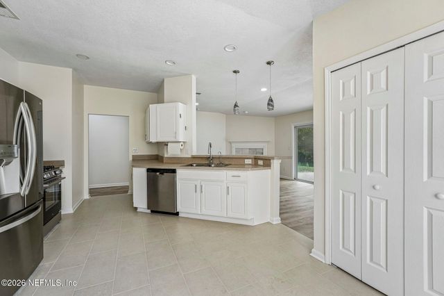 3307 INTERNATIONAL VILLAGE Court, Jacksonville, FL 32277