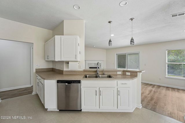3307 INTERNATIONAL VILLAGE Court, Jacksonville, FL 32277