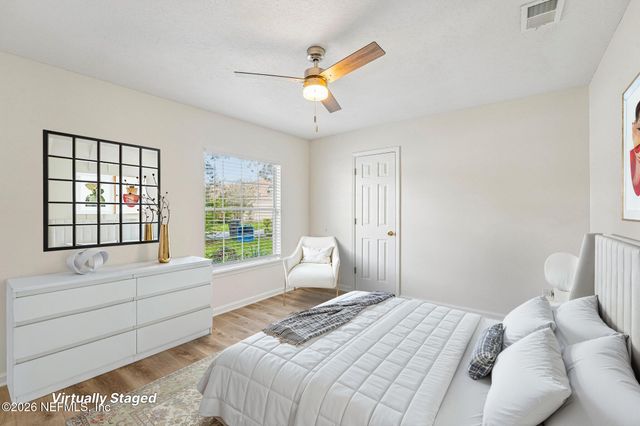 3307 INTERNATIONAL VILLAGE Court, Jacksonville, FL 32277