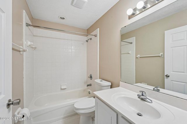 3307 INTERNATIONAL VILLAGE Court, Jacksonville, FL 32277
