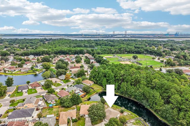 3307 INTERNATIONAL VILLAGE Court, Jacksonville, FL 32277