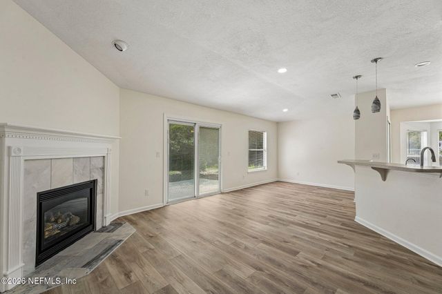 3307 INTERNATIONAL VILLAGE Court, Jacksonville, FL 32277