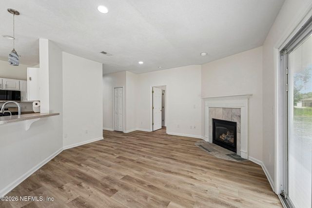 3307 INTERNATIONAL VILLAGE Court, Jacksonville, FL 32277