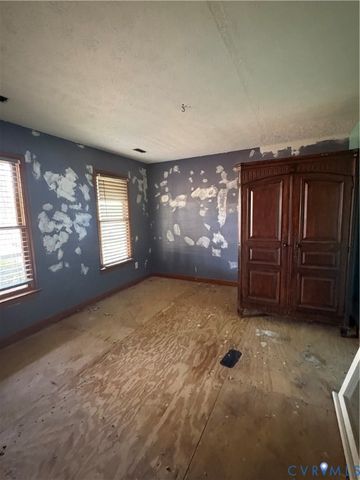 1291 Grapevine Rd, Sandston, VA 23150