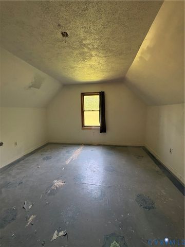 1291 Grapevine Rd, Sandston, VA 23150