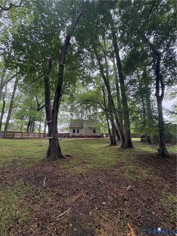 1291 Grapevine Rd, Sandston, VA 23150