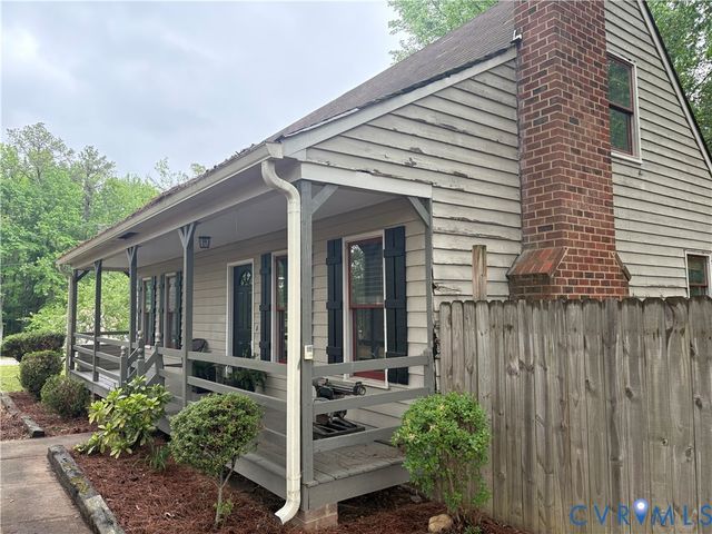 1291 Grapevine Rd, Sandston, VA 23150