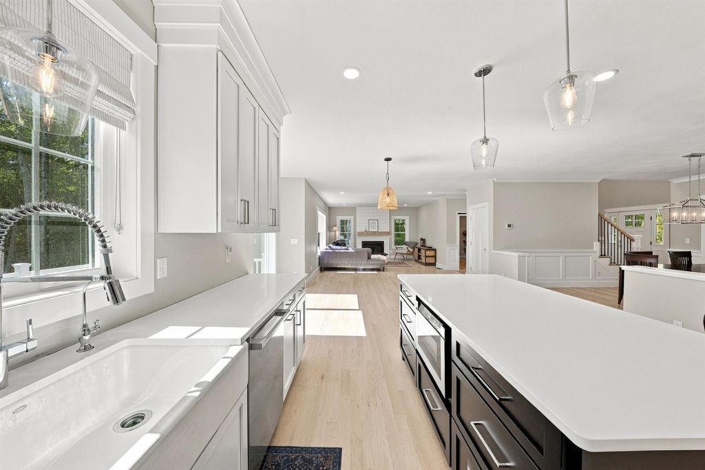 141 Londonderry Road, Windham, NH 03087