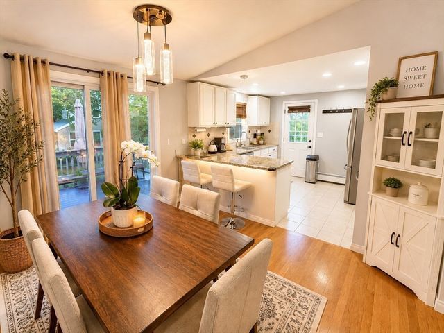 1 E Dexter Ave, Woburn, MA 01801