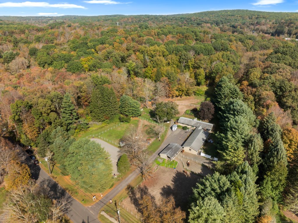 92 Minortown Road, Woodbury, CT 06798