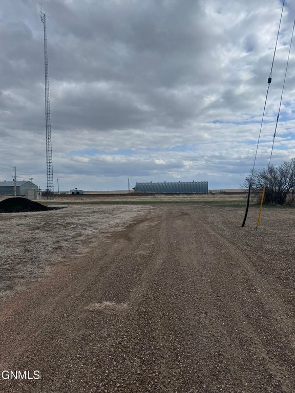 303 1st Street, Reeder, ND 58649 photo 11