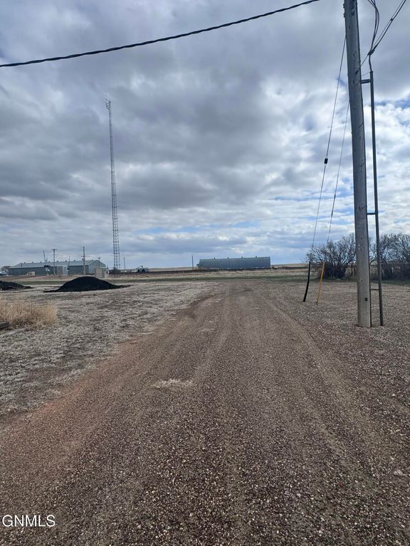 303 1st Street, Reeder, ND 58649 photo 12