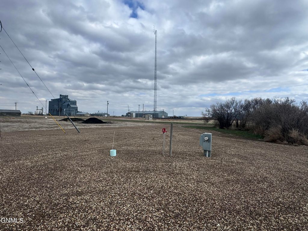 303 1st Street, Reeder, ND 58649 photo 14