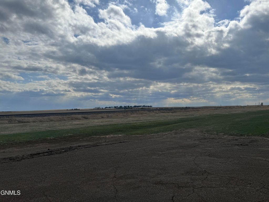 303 1st Street, Reeder, ND 58649 photo 2