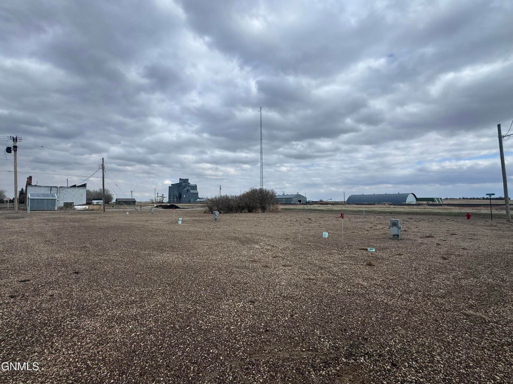 303 1st Street, Reeder, ND 58649 photo 4