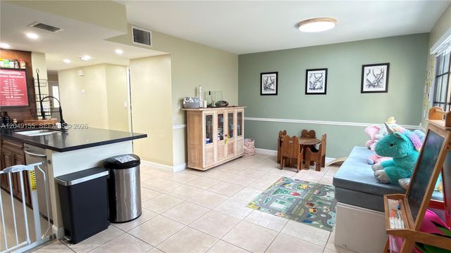 9492 NW 39th Street, Sunrise, FL 33351
