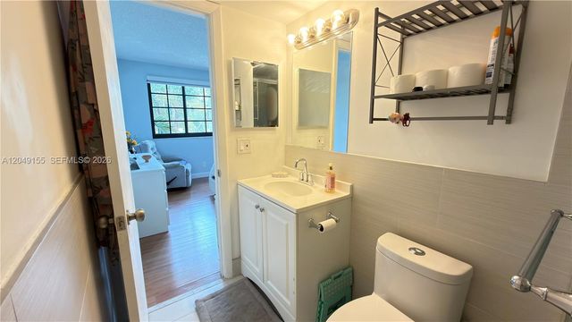 9492 NW 39th Street, Sunrise, FL 33351