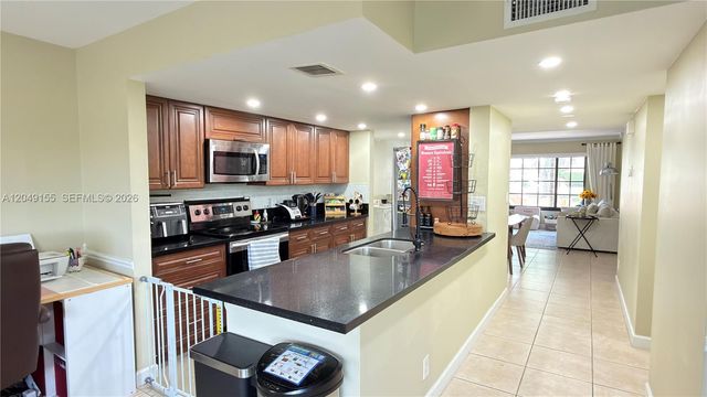 9492 NW 39th Street, Sunrise, FL 33351