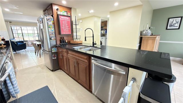 9492 NW 39th Street, Sunrise, FL 33351