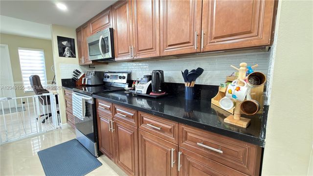9492 NW 39th Street, Sunrise, FL 33351