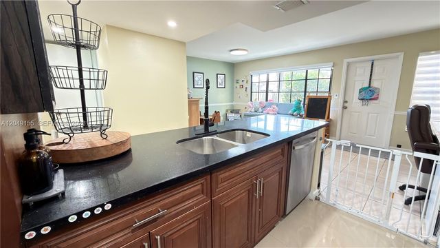 9492 NW 39th Street, Sunrise, FL 33351