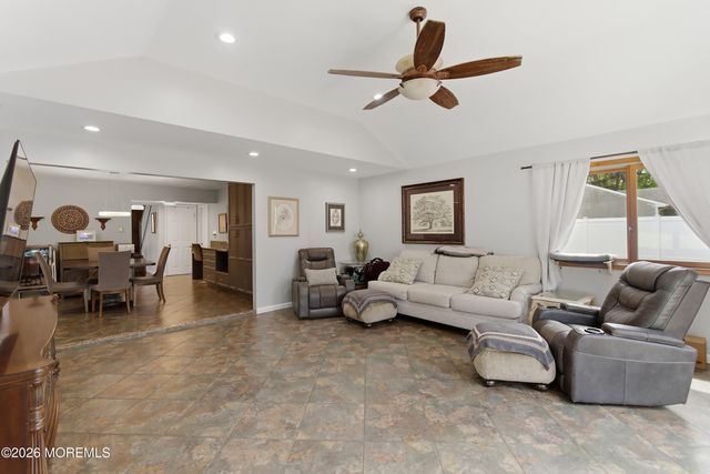 13 Summit Avenue, Manalapan, NJ 07726