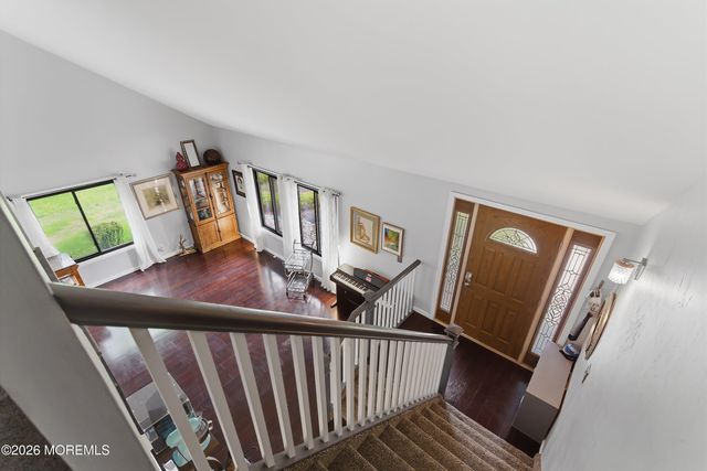 13 Summit Avenue, Manalapan, NJ 07726