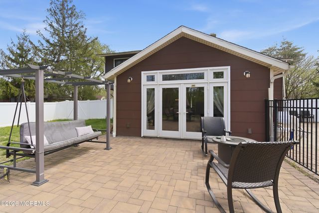 13 Summit Avenue, Manalapan, NJ 07726