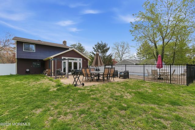 13 Summit Avenue, Manalapan, NJ 07726