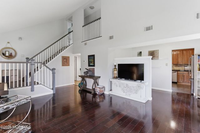 13 Summit Avenue, Manalapan, NJ 07726