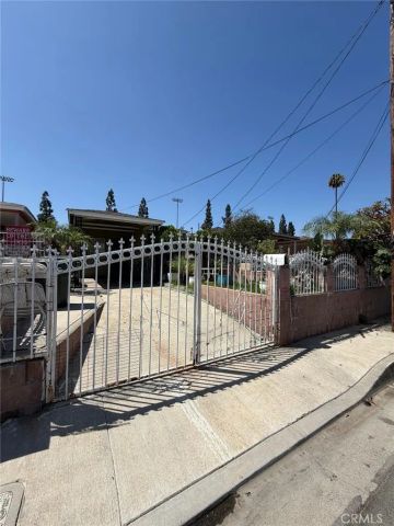 8310 Wilbarn, Paramount, CA 90723