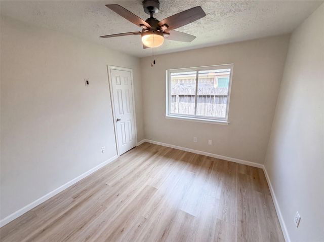 318 Floravista Drive, Houston, TX 77598