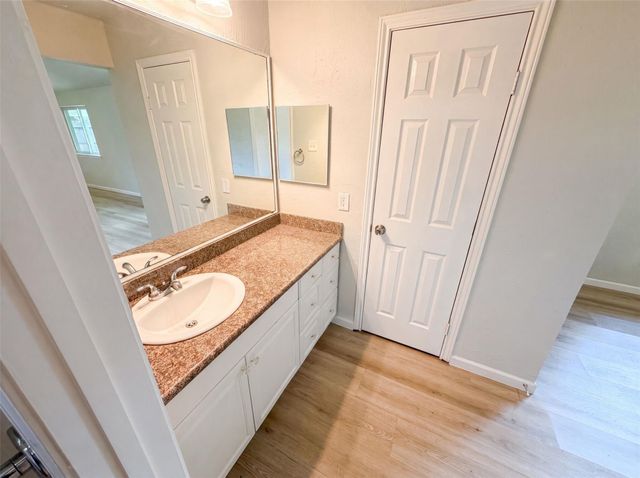 318 Floravista Drive, Houston, TX 77598