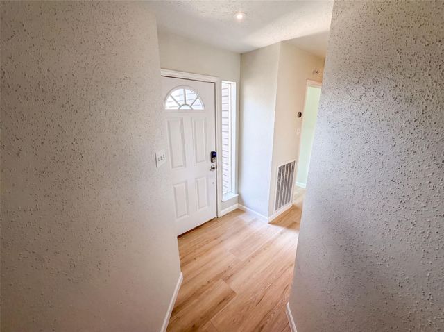318 Floravista Drive, Houston, TX 77598