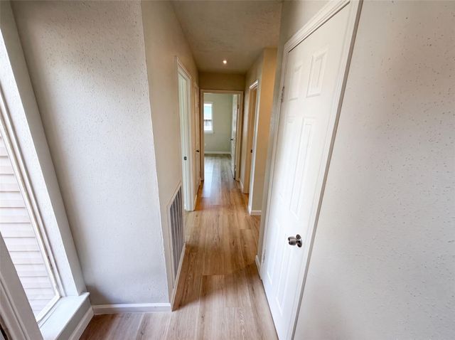 318 Floravista Drive, Houston, TX 77598
