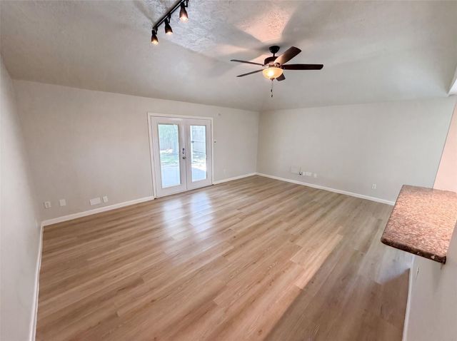318 Floravista Drive, Houston, TX 77598