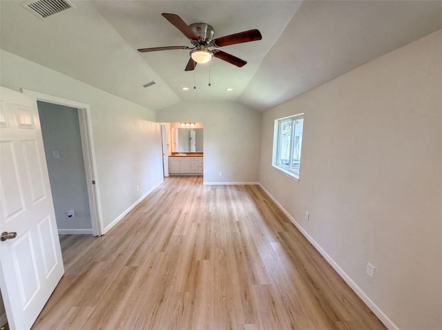 318 Floravista Drive, Houston, TX 77598
