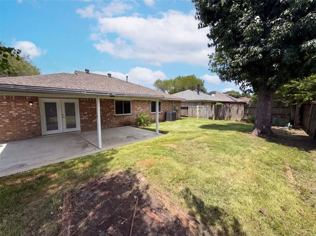 318 Floravista Drive, Houston, TX 77598