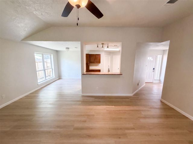 318 Floravista Drive, Houston, TX 77598