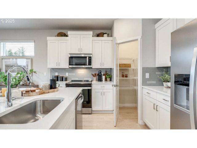 3615 Sw MAWRCREST Ave, Gresham, OR 97080