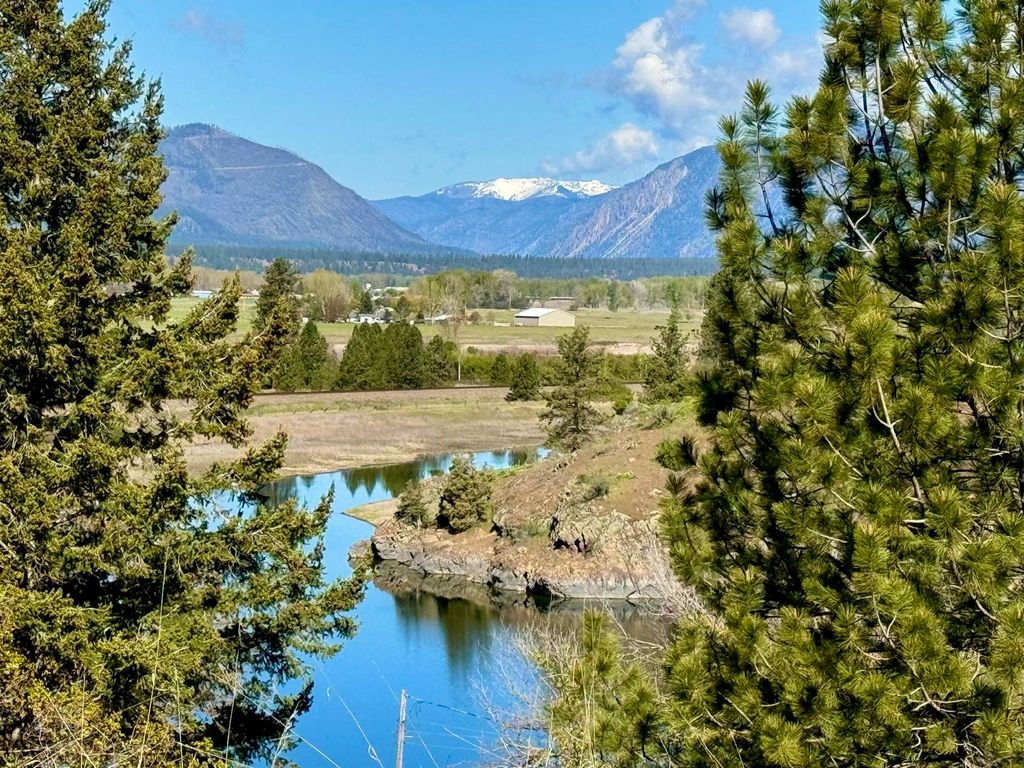 Image 4 of property listing at Lot 1 HWY 200, Plains, MT 59859