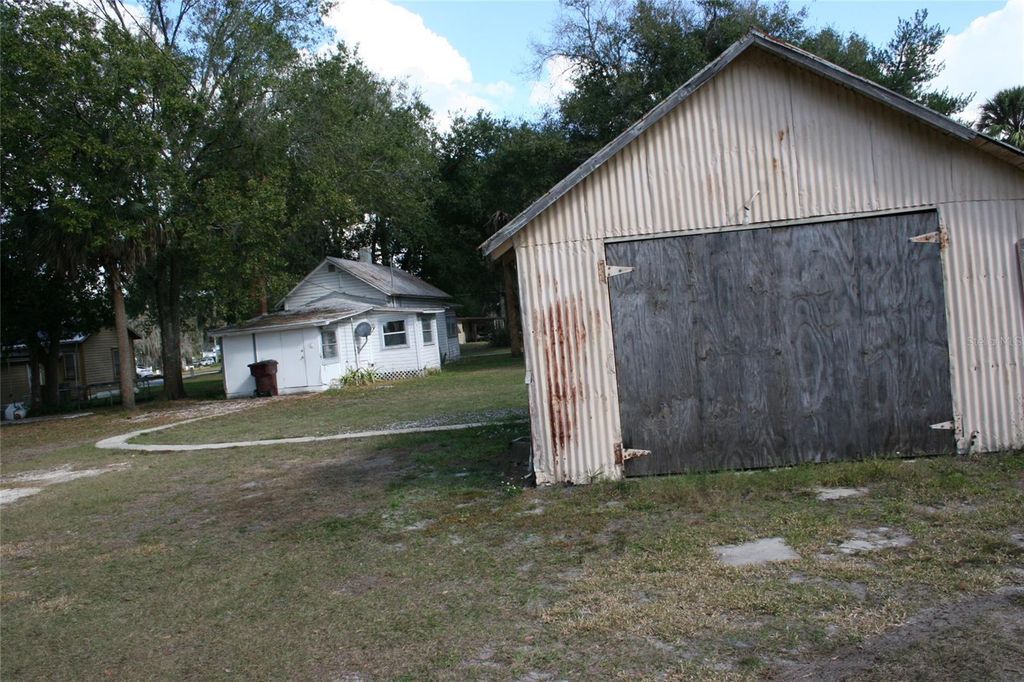 Image 7 of property listing at 704 MISSISSIPPI AVENUE, St Cloud, FL 34769