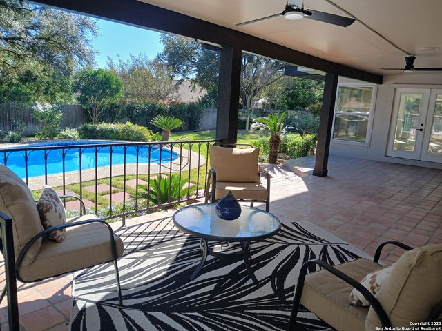 6230 Hickory Hollow, Windcrest, TX 78239