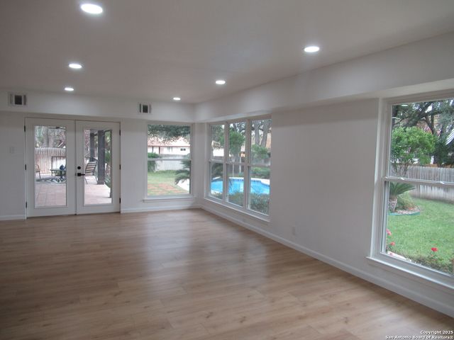 6230 Hickory Hollow, Windcrest, TX 78239