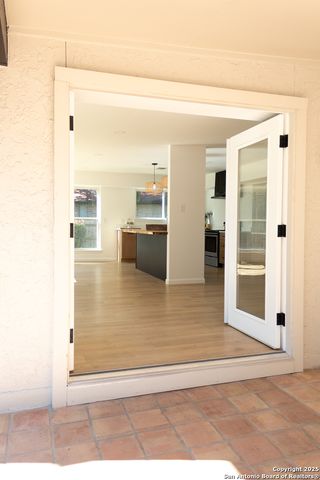 6230 Hickory Hollow, Windcrest, TX 78239