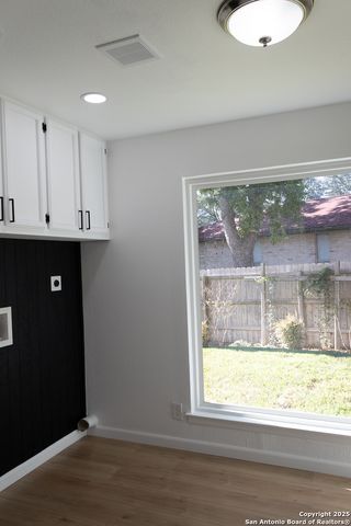 6230 Hickory Hollow, Windcrest, TX 78239