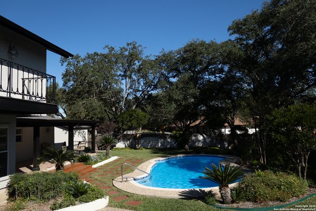 6230 Hickory Hollow, Windcrest, TX 78239