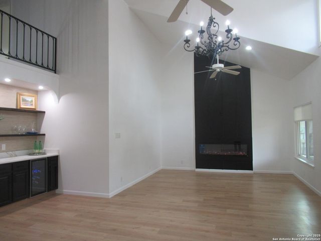 6230 Hickory Hollow, Windcrest, TX 78239