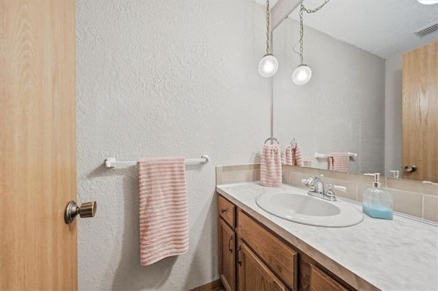 7845 Freeman Avenue, Kansas City, KS 66112