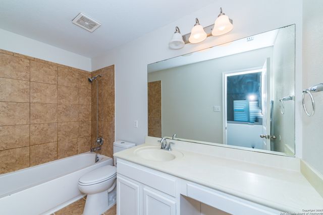 7735 BRISBANE BEND, Converse, TX 78109